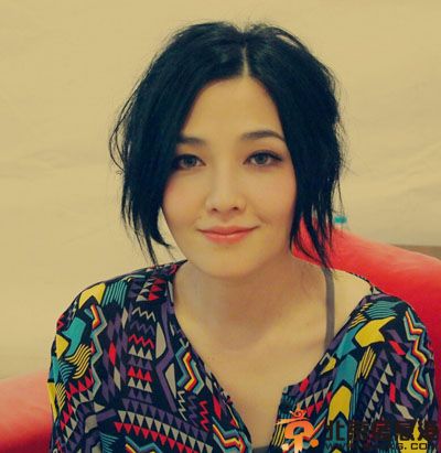 揭范晓萱个人资料男友是谁 周迅大婚默默祝福新人