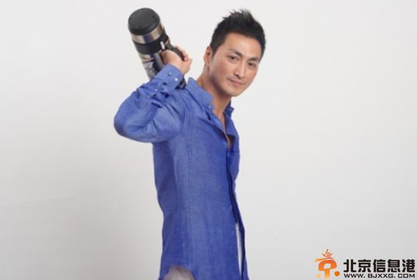 何家劲个人资料 私生子传闻与李婉华关系揭秘