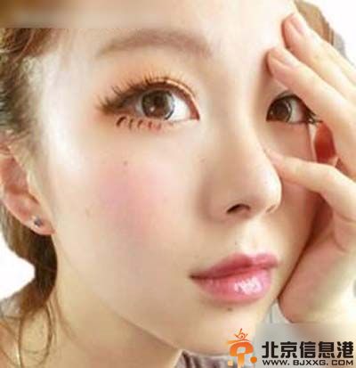 教你如何画大眼娃娃妆好看 详细画法步骤分享
