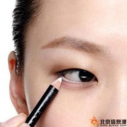 单眼皮如何画眼妆 掌握小眼睛单眼皮眼妆画法