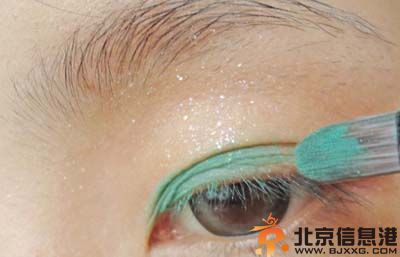水果妆怎么画好看 教你详细水果妆的画法步骤