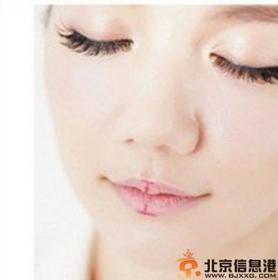 红唇妆的画法分享 打造百看不厌的动人红唇