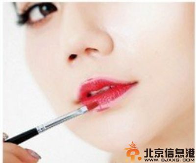 红唇妆的画法分享 打造百看不厌的动人红唇
