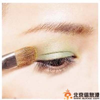 教你怎么画水果眼妆 打造小清新水果妆容