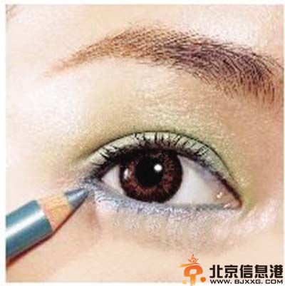 教你怎么画水果眼妆 打造小清新水果妆容