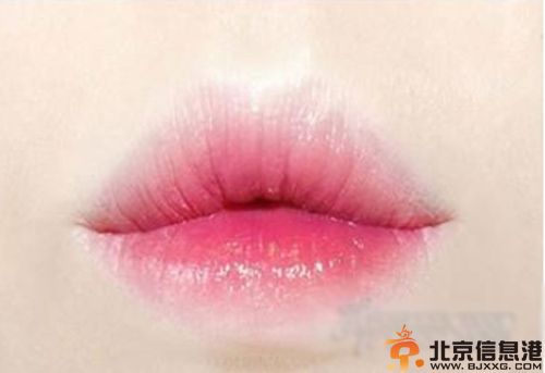 盘点3款最美渐变唇妆画法 娇嫩双唇动感迷人