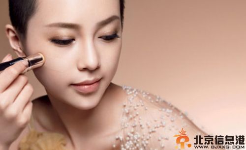 盘点底妆的正确步骤 掌握四大技巧帮你打造晶莹剔透肌肤