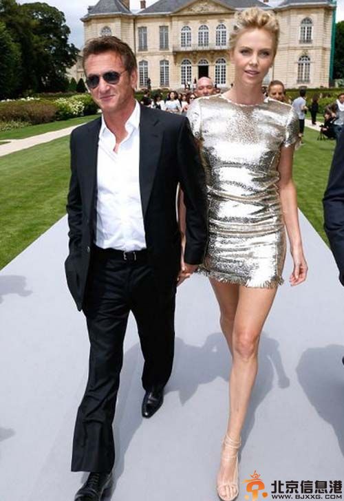 西恩潘妻子是谁 曝第一任老婆麦当娜女友查理兹塞隆资料