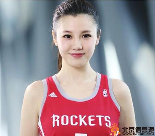 刘语熙不雅照热裤造型流出 微博曝与男朋友婚纱照