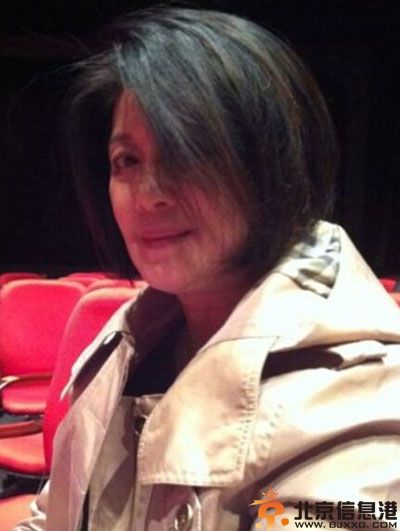 赵欣瑜微博贴图大骂某女子 其和老公叶选廉离婚原因受关注