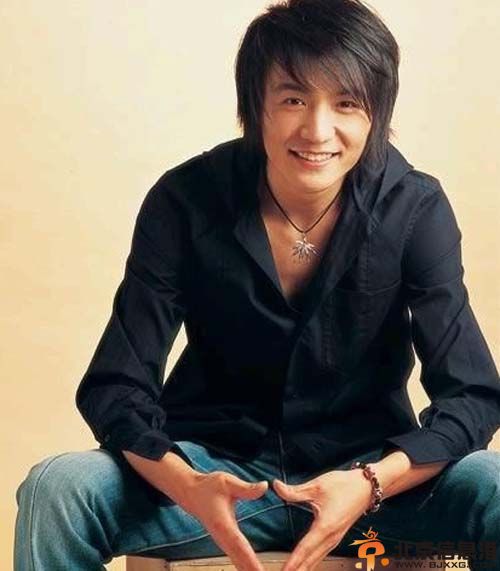吴晓敏艳照个人资料遭曝 传与老公朴树离婚疑整容