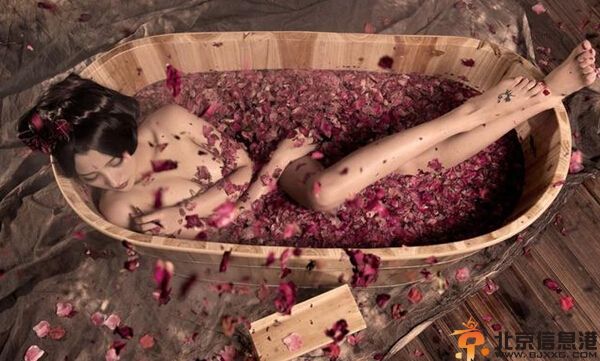 大陆版瑶瑶李卓君靓照曝光赤裸出镜 揭其个人资料微博