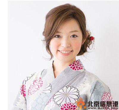 教你内扣梨花头扎法 让你变身气质优雅