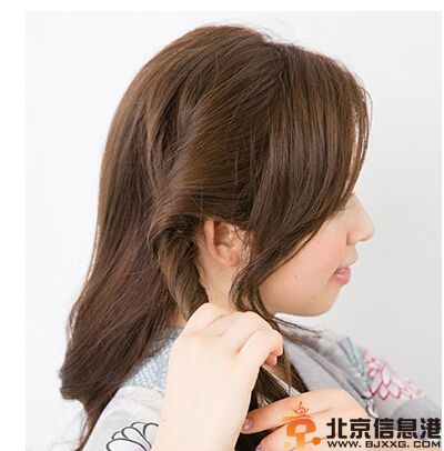 教你内扣梨花头扎法 让你变身气质优雅