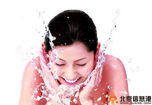 敏感性肌肤用什么洗面奶 让你重获红润美肌