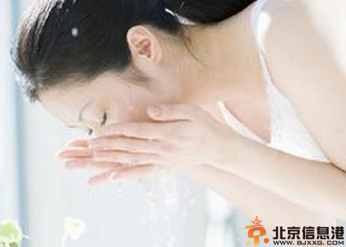 敏感性肌肤用什么洗面奶 让你重获红润美肌