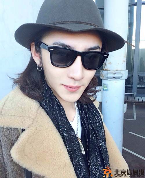 演员许峰的女朋友是谁揭个人资料微博 与曹曦月亲密照片被爆