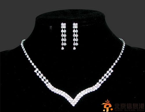 结婚首饰三件套是什么 怎么挑选三件套技巧