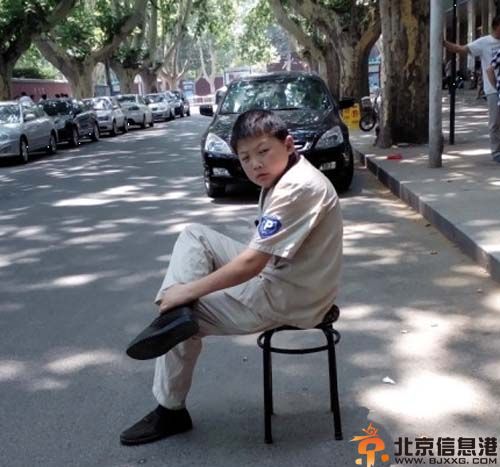 郑州29岁管理员耿恩明个人资料照片 面貌似12岁少年走红