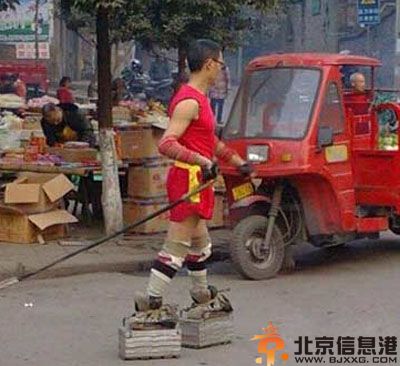 搞笑图片夏天的男生宿舍 有种案发现场的感觉
