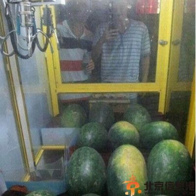 搞笑图片夏天的男生宿舍 有种案发现场的感觉