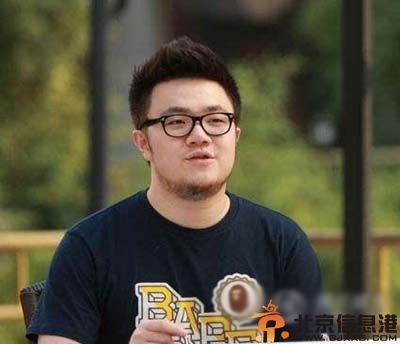 英达老婆是谁揭个人资料 曝妻子梁欢照片小儿子英如镝近照