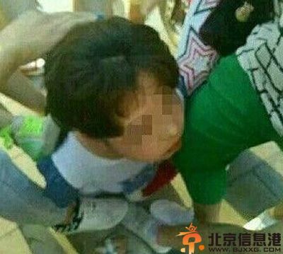 初中女生上衣被扒光遭群殴 曝光打人者QQ空间资料图片