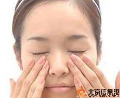 如何用粉扑打粉底 只需7步教会你粉扑怎么用
