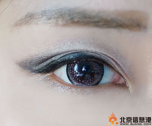 韩式烟熏妆教程图解 教你快速打造韩式眼妆
