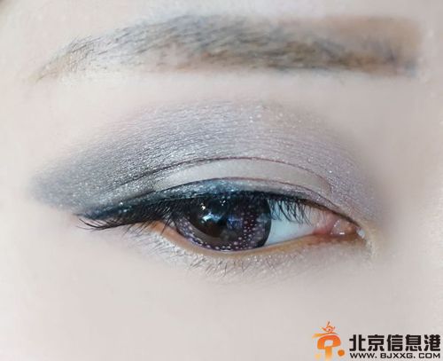 韩式烟熏妆教程图解 教你快速打造韩式眼妆