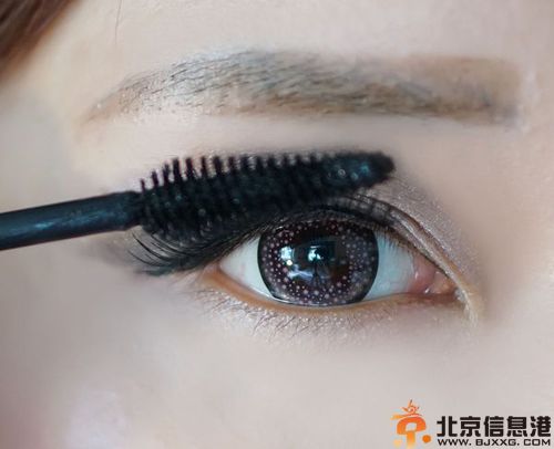 韩式烟熏妆教程图解 教你快速打造韩式眼妆