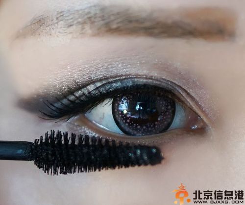 韩式烟熏妆教程图解 教你快速打造韩式眼妆