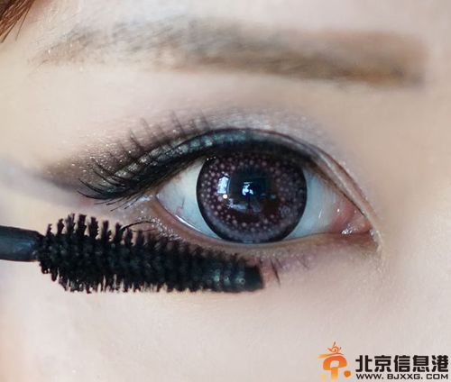 韩式烟熏妆教程图解 教你快速打造韩式眼妆