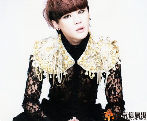 金俊秀女友图片疑流出 百亿韩币盖饭店传金俊秀整容