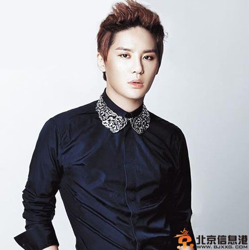 金俊秀女友图片疑流出 百亿韩币盖饭店传金俊秀整容