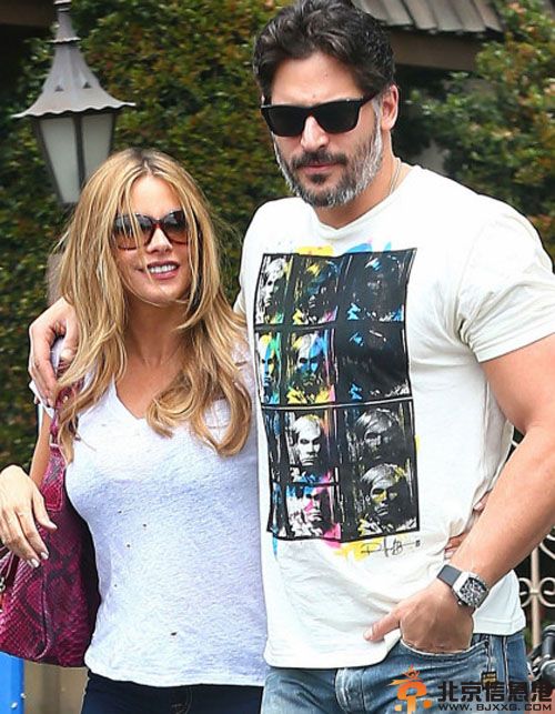 索菲亚·维加拉男友是谁 与狼人乔·曼根尼罗恋爱成最性感情侣