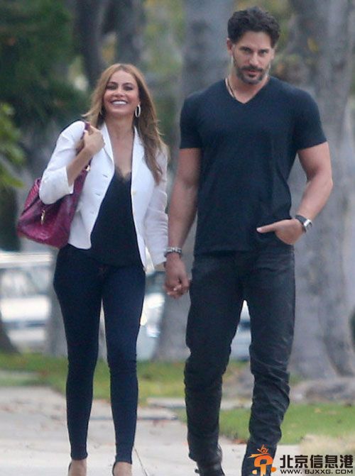 索菲亚·维加拉男友是谁 与狼人乔·曼根尼罗恋爱成最性感情侣