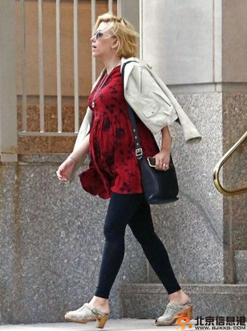 斯嘉丽结婚个人资料老公是谁引关注 疑生完宝宝就结婚