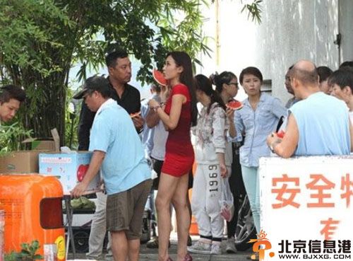 何佩瑜姜皓文车震剧照曝光 揭何佩瑜全婐艺术照三级电影床戏