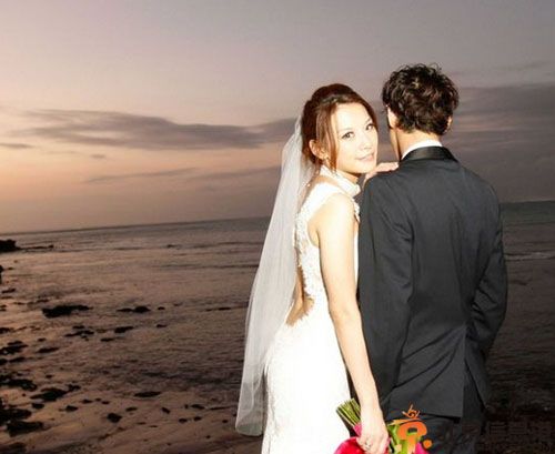 台湾艺人艾莉丝曾莉婷老公是谁 女儿当街被骂丑泪奔揭其微博资料