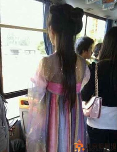 搞笑图片女汉子与软妹子 女汉子是不会变成淑女滴