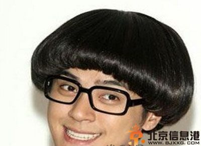 男生齐刘海蘑菇头发型图片 可爱帅气才能魅力加分