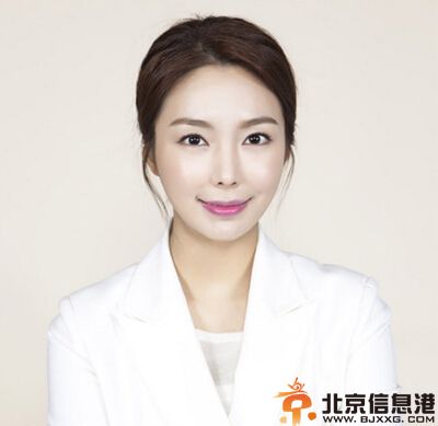 韩式发型扎法步骤 简约丸子头利落干练
