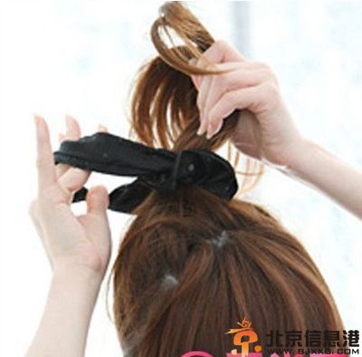 韩式丸子头简单扎法推荐 教你5教打造可爱发型