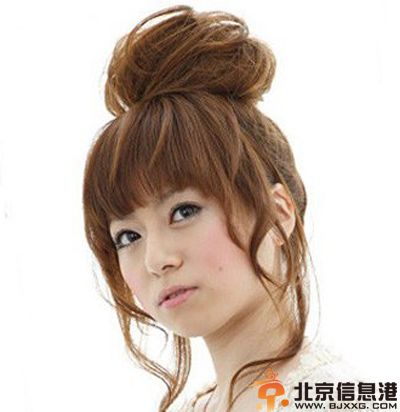 韩式丸子头简单扎法推荐 教你5教打造可爱发型