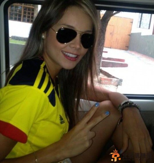 世界杯性感女记者抢镜 爆乳私房照外泄【组图】