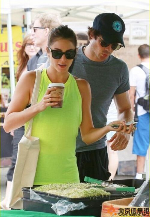 伊恩·萨默海尔德女友妮基·瑞德个人资料 逛街不避嫌当街秀恩爱