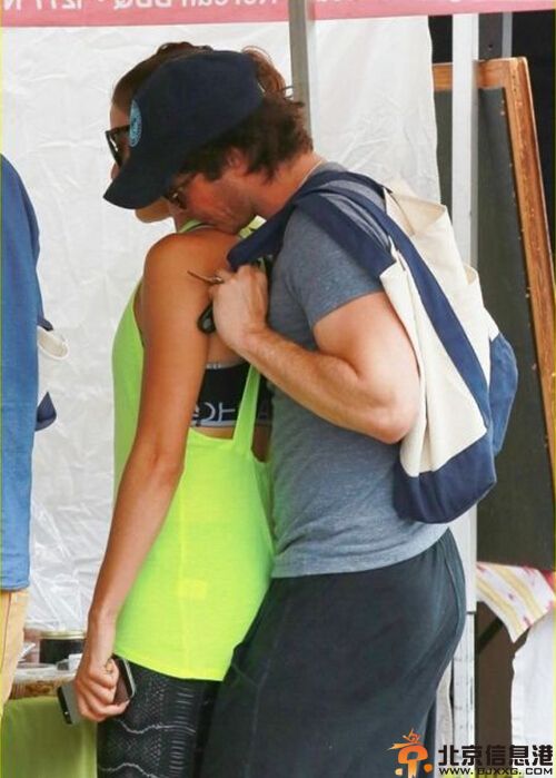 伊恩·萨默海尔德女友妮基·瑞德个人资料 逛街不避嫌当街秀恩爱