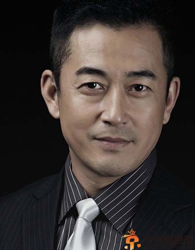 王志飞儿子王也个人资料照片 反对儿子当歌手当众摔话筒