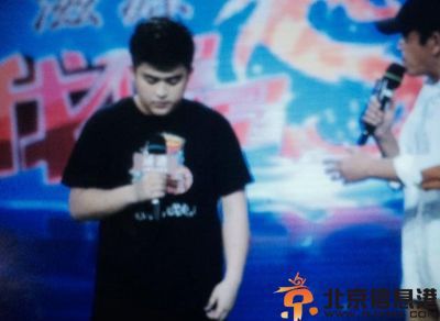 王志飞儿子王也个人资料照片 反对儿子当歌手当众摔话筒